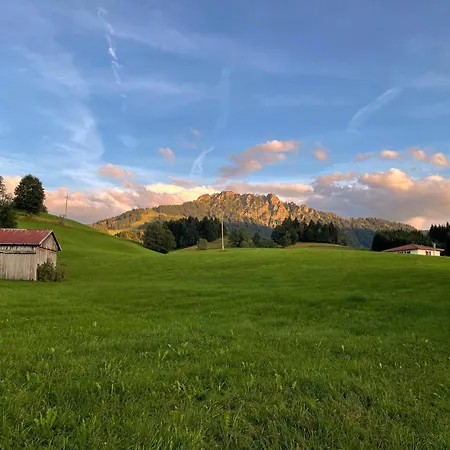 Am Hof *