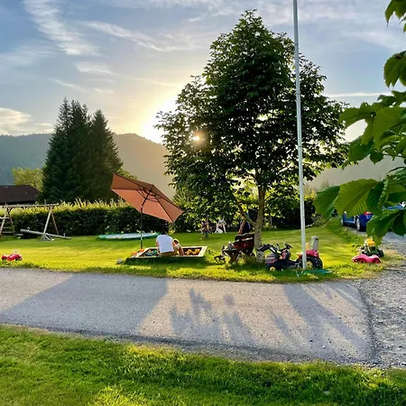 Am Hof * Γιούνγκχολτς